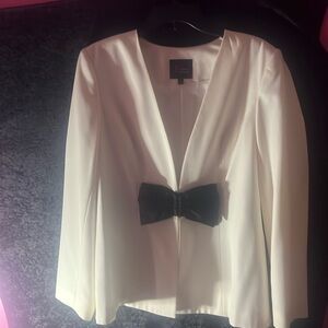 JM Studio Women’s Crème with Black Bow.